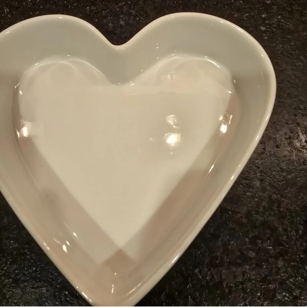 Crate & Barell 9 Inch White Heart Shaped Baking Dish